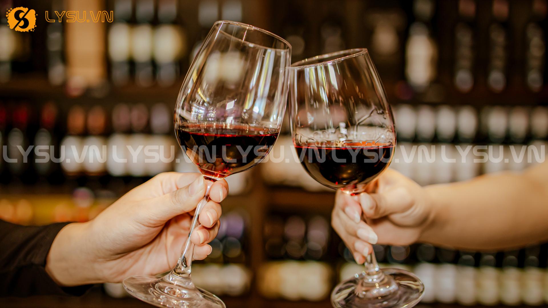 Cách phối ly thủy tinh với chủ đề tiệc